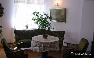 HOTEL DWÓR W BYCHOWIE