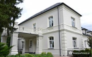 DWÓR W ZABUŻU HOTEL  SPA