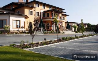 HOTEL AMBASADA Krobia, Lubicz