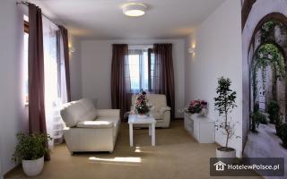 HOTEL AMBASADA Krobia, Lubicz