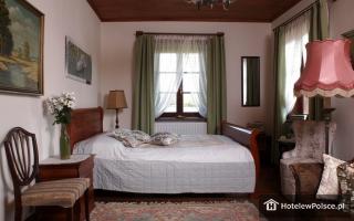 HOTEL DWÓR STANICA RZECZNA ŁABĘDZIE