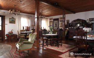 HOTEL DWÓR STANICA RZECZNA ŁABĘDZIE