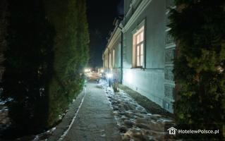 DWÓR W ZABUŻU HOTEL  SPA