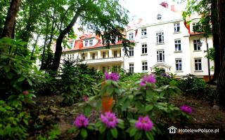 HOTEL CESARSKIE OGRODY
