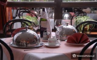 HOTEL DEMEL