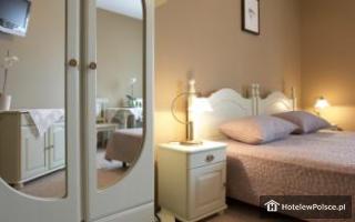HOTEL BATORY