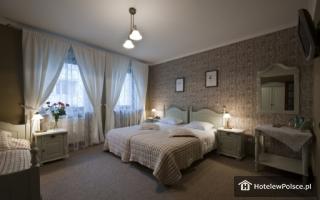 HOTEL BATORY
