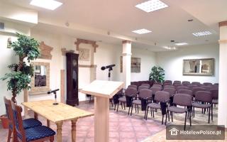 HOTEL BATORY