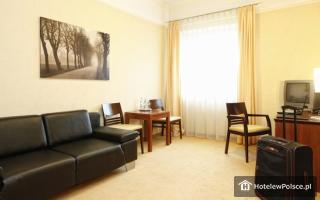 HOTEL APIS