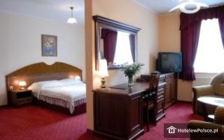HOTEL AGAT PIOTRKÓW TRYBUNALSKI