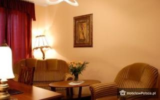 HOTEL AGAT PIOTRKÓW TRYBUNALSKI