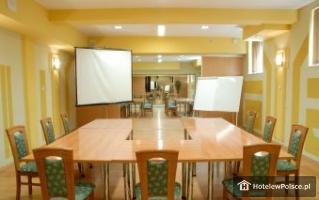 HOTEL AGAT PIOTRKÓW TRYBUNALSKI