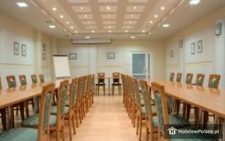 HOTEL AGAT PIOTRKÓW TRYBUNALSKI