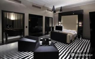 HOTEL BLOW UP HALL 5050