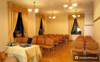 HOTEL PAŁAC W LEŹNIE