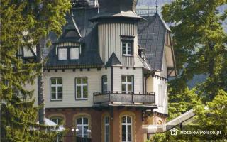 HOTEL SZRENICOWY DWÓR