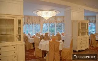 HOTEL SZRENICOWY DWÓR