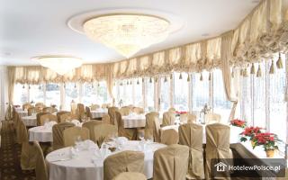 HOTEL SZRENICOWY DWÓR