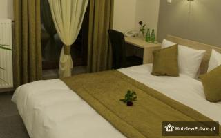 HOTEL & RESTAURACJA VIS-A'-VIS